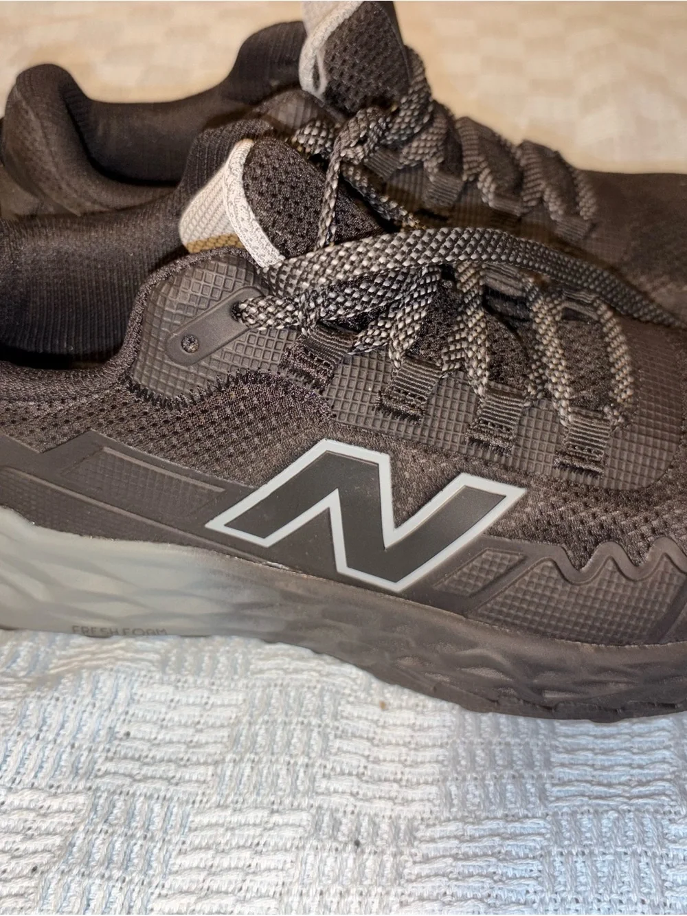 New Balance Men's Black and Gray Running Sneakers